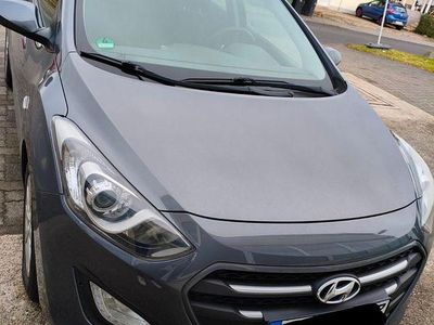 Grau Gebraucht 2017 Hyundai i30 Limousine | 9.200 € (Guter Preis)