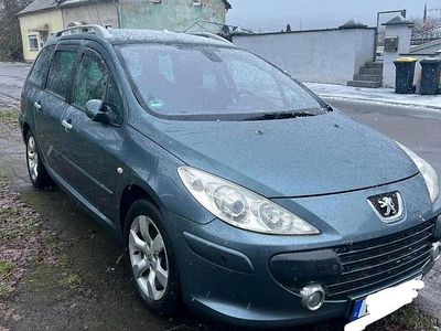 Grau Gebraucht 2005 Peugeot 307 Kombi | 3.250 €