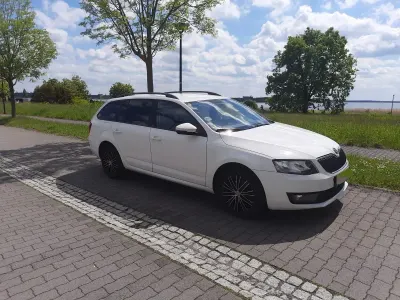 Gebraucht Skoda Octavia 105 PS (77 kW) 2013 Weiß Kombi