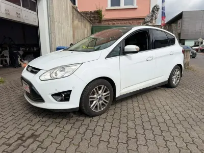 Używany Ford C-MAX Titanium 163 KM (119 kW) 2014 Biały Minivan