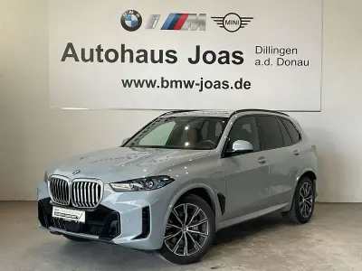 Gebraucht BMW X5 Sport Line 489 PS (359 kW) 2025 M brooklyn grau SUV