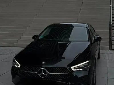 Gebraucht Mercedes CLA180 150 PS (110 kW) 2024 Schwarz Coupé