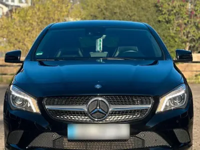 Gebraucht Mercedes CLA220 177 PS (130 kW) 2015 Schwarz Limousine