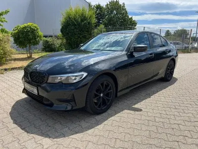 Gebraucht BMW 318 Advantage 136 PS (100 kW) 2019 Schwarz Limousine