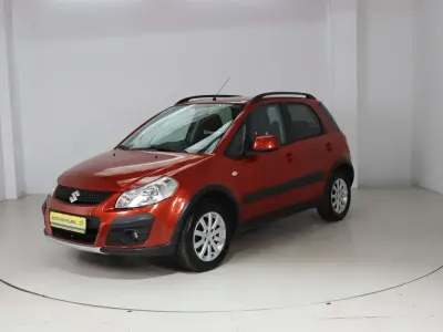 Usata Suzuki SX4 Club 120 CV (88 kW) 2011 Arancione Berlina
