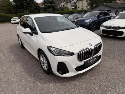 Gebraucht BMW 218 Active Tourer M Sport 136 PS (100 kW) 2025 Weiß Van / Kleinbus