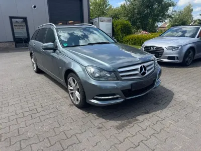 Gebraucht Mercedes C220 170 PS (125 kW) 2012 Grau Kombi