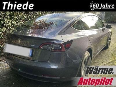 Grau metallic Gebraucht 2022 Tesla Model 3 Standard Range Limousine | 26.850 € (Guter Preis)