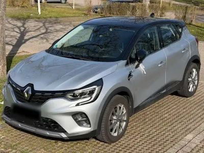 Używany Renault Captur Intens 140 KM (102 kW) 2021 Srebrny SUV