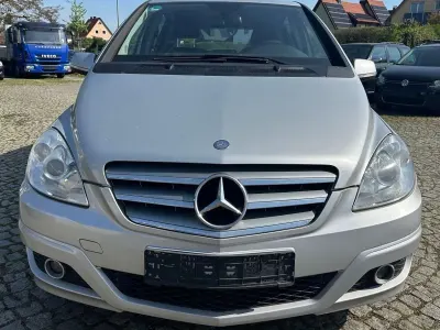 Gebraucht Mercedes B180 109 PS (80 kW) 2010 Polarsilber  metalliclack Van / Kleinbus