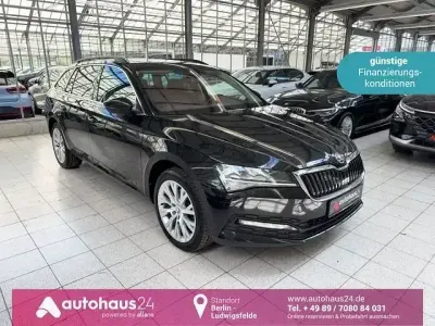 Gebraucht Skoda Superb Ambition 200 PS (147 kW) 2023 Schwarz Kombi