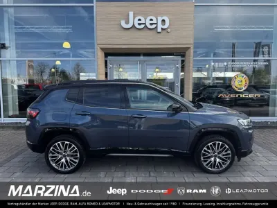 Gebraucht Jeep Compass Summit 241 PS (177 kW) 2024 Blue shade SUV