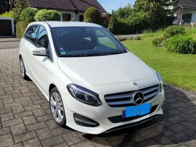 Gebraucht Mercedes B180 122 PS (89 kW) 2016 Weiß Van / Kleinbus