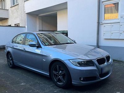 Gebraucht BMW 318 143 PS (105 kW) 2011 Limousine