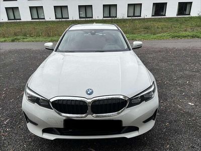 Gebraucht BMW 320e Advantage 163 PS (119 kW) 2022 Weiß Kombi