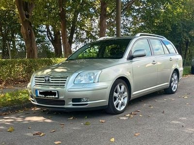 Gebraucht Toyota Avensis Executive 147 PS (108 kW) 2005 Grau Kombi