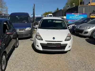 Gebraucht Renault Clio IV Authentique 68 PS (50 kW) 2012 Weiß Limousine