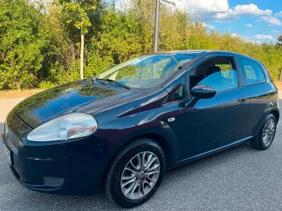 Gebraucht Fiat Grande Punto 65 PS (47 kW) 2009 Blau Kleinwagen