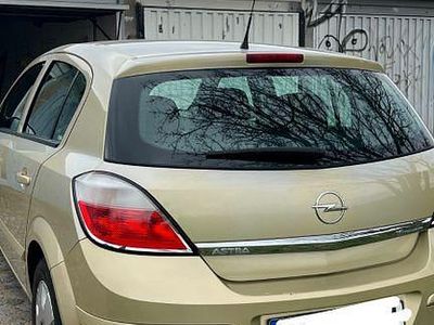 Gebraucht Opel Astra 105 PS (77 kW) 2004 Gold Limousine