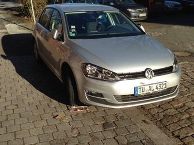 gebraucht VW Golf noch m. Garantie, wg Umzug i. Ausl. inkl zweiter Radsatz zu verkaufen