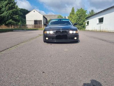BMW 525