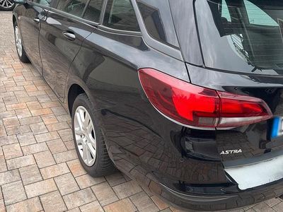 Gebraucht Opel Astra 105 PS (77 kW) 2017 Schwarz Kombi