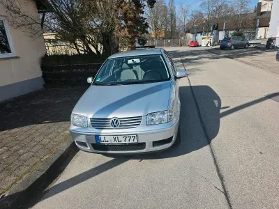 Gebraucht VW Polo Basis 50 PS (36 kW) 2000 Silber Kleinwagen