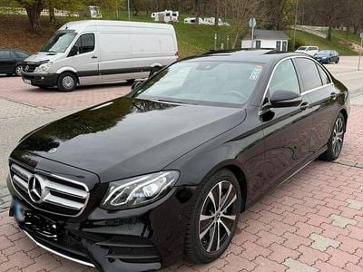 Gebraucht Mercedes E220 AMG line 194 PS (142 kW) 2017 Schwarz Limousine