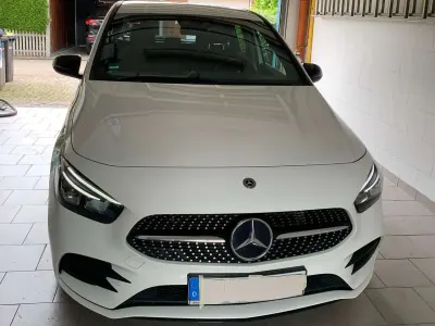Gebraucht Mercedes B180 AMG line 136 PS (100 kW) 2019 Weiß Kleinwagen
