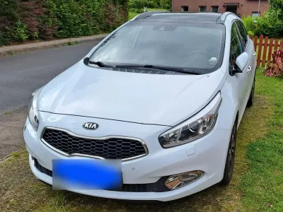 Gebraucht Kia Ceed Sportswagon Spirit 135 PS (99 kW) 2013 Weiß Kombi
