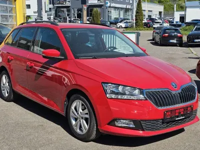 Gebraucht Skoda Fabia Ambition 95 PS (69 kW) 2022 Rot Kleinwagen