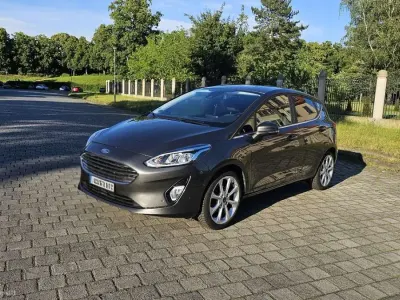Gebraucht Ford Fiesta Titanium 125 PS (91 kW) 2018 Grau Kleinwagen