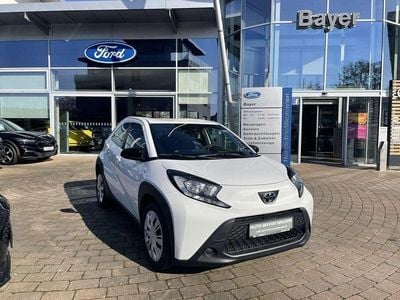 Usata Toyota Aygo X X-play 72 CV (52 kW) 2025 Bianco SUV