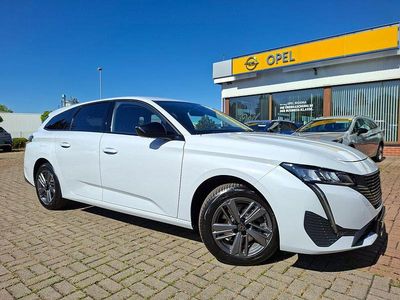Okenitweiß Gebraucht 2024 Peugeot 308 SW Allure Kombi | 18.990 € (Fairer Preis)