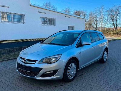 Usata Opel Astra 101 CV (74 kW) 2013 Bianco Berlina
