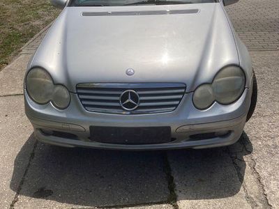 Mercedes C200