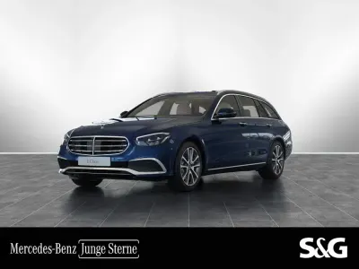 Gebraucht Mercedes E220 Exclusive 200 PS (147 kW) 2022 Metalliclack nautikblau Kombi
