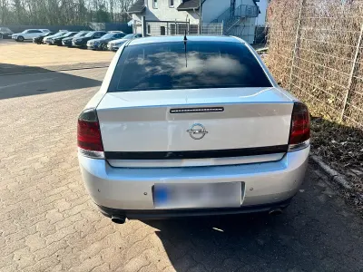 Gebraucht Opel Vectra 150 PS (110 kW) 2004 Silber Limousine