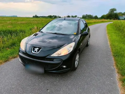 Gebraucht Peugeot 206+ 70 PS (51 kW) 2009 Schwarz Kleinwagen