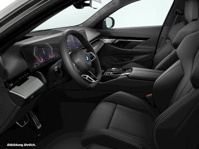 Second-hand BMW 550e Comfort Edition 489 CP (359 kW) 2025 Gri Break