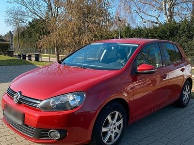 Gebraucht VW Golf VI 86 PS (63 kW) 2011 Rot Kleinwagen