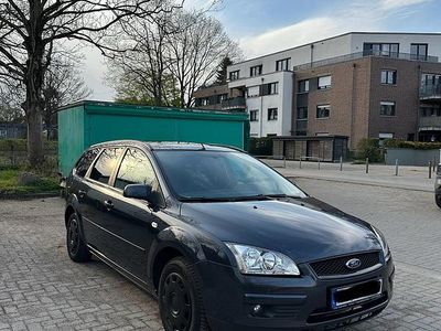 Usata Ford Focus 101 CV (74 kW) 2007 Grigio Station wagon