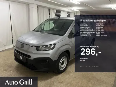 Neu Fiat Doblò 131 PS (96 kW) 2026 Grau Van / Kleinbus