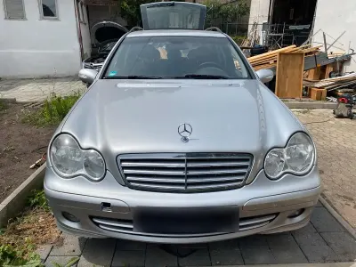 Gebraucht Mercedes 220 2004 Grau Kombi