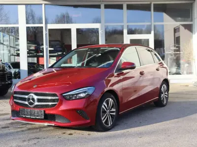Gebraucht Mercedes B250e Progressive 160 PS (117 kW) 2021 Rot Van / Kleinbus
