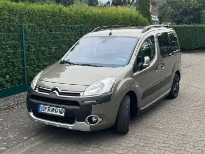Gebraucht Citroën Berlingo XTR 114 PS (83 kW) 2013 Braun Van / Kleinbus