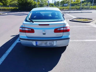 Usata Renault Laguna II Expression 207 CV (152 kW) 2002 Argento Berlina