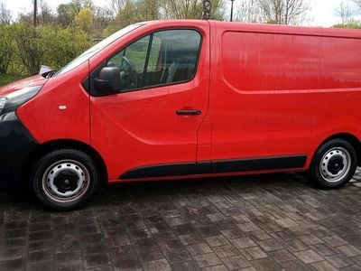 Gebraucht Opel Vivaro 125 PS (91 kW) 2017 Rot Van / Kleinbus