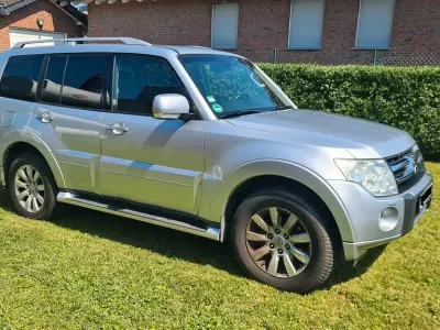 Gebraucht Mitsubishi Pajero 200 PS (147 kW) 2010 Silber SUV