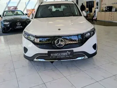 Gebraucht Mercedes EQB300 Progressive 167 kW (228 PS) 2025 Polarweiß uni SUV